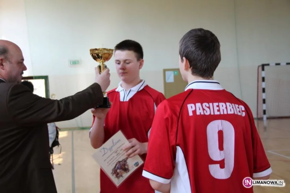 Gimnazjaliści z Pasierbca najlepsi w piłce ręcznej - zdjęcie 3