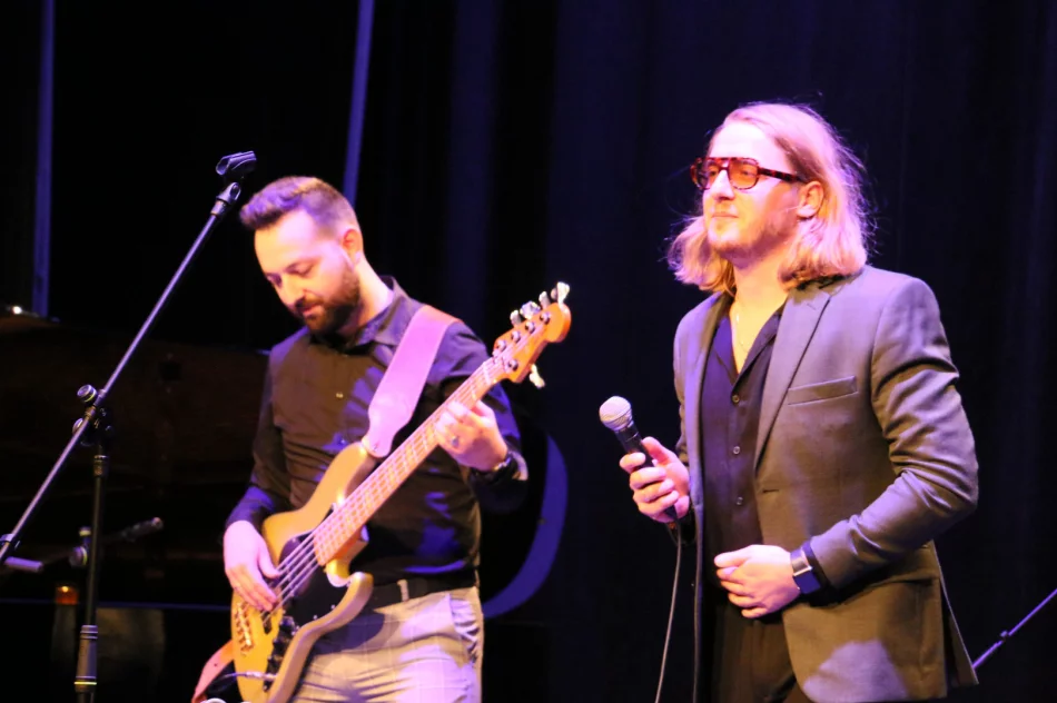 Dzień Kobiet z twórczością Zbigniewa Wodeckiego w Limanowskim Domu Kultury - zdjęcie 6