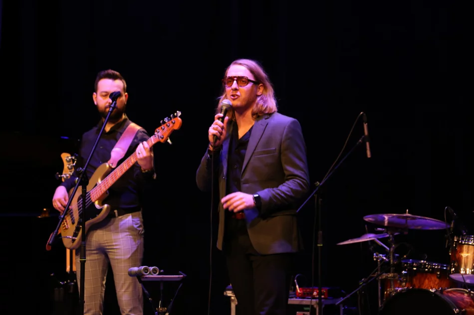 Dzień Kobiet z twórczością Zbigniewa Wodeckiego w Limanowskim Domu Kultury - zdjęcie 7