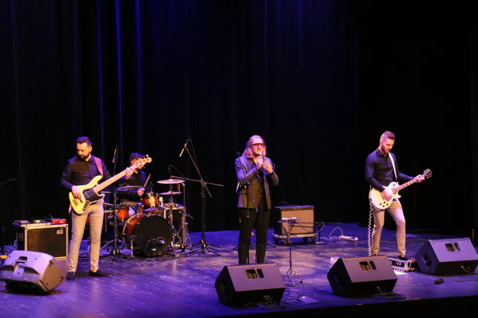 Dzień Kobiet z twórczością Zbigniewa Wodeckiego w Limanowskim Domu Kultury - zdjęcie 8