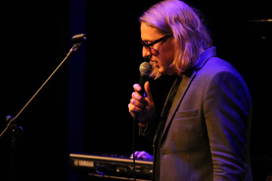 Dzień Kobiet z twórczością Zbigniewa Wodeckiego w Limanowskim Domu Kultury - zdjęcie 12