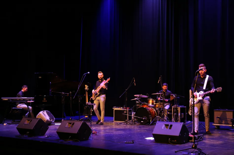 Dzień Kobiet z twórczością Zbigniewa Wodeckiego w Limanowskim Domu Kultury - zdjęcie 16