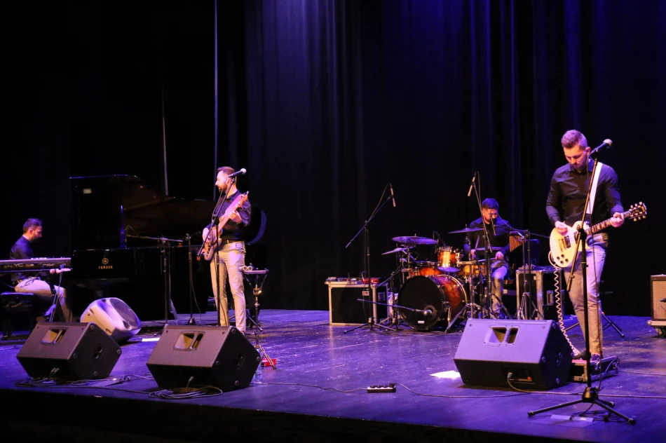 Dzień Kobiet z twórczością Zbigniewa Wodeckiego w Limanowskim Domu Kultury - zdjęcie 17