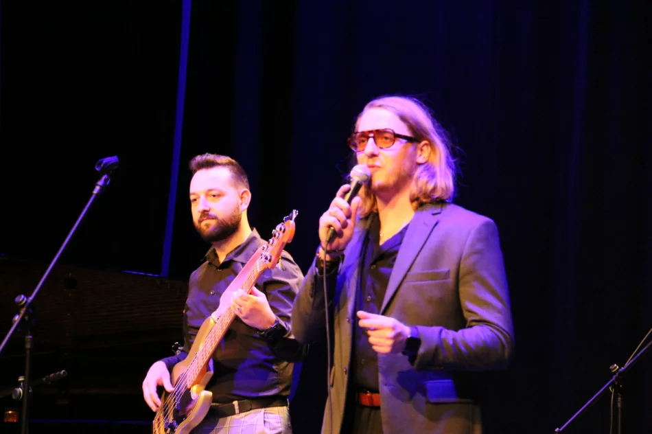 Dzień Kobiet z twórczością Zbigniewa Wodeckiego w Limanowskim Domu Kultury - zdjęcie 18