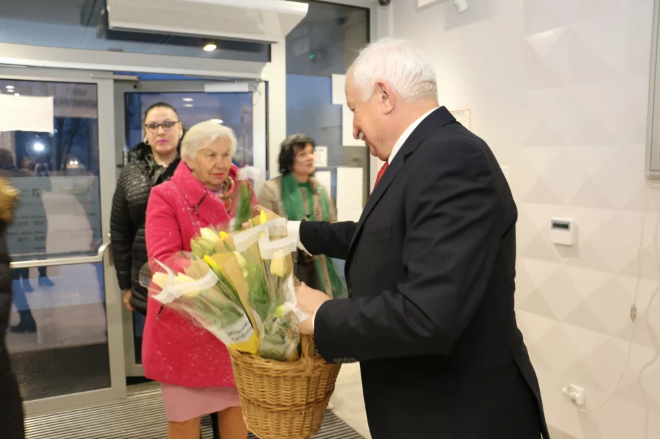 Twórczość Wodeckiego na Dzień Kobiet. Sala wypełniła się po brzegi - zdjęcie 2