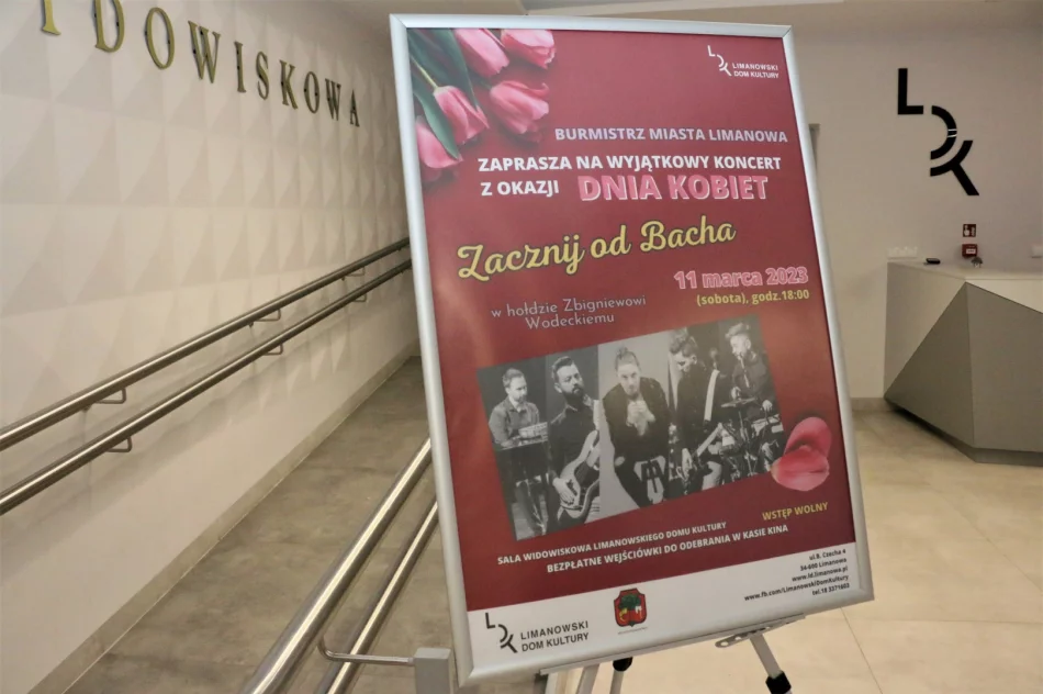 Twórczość Wodeckiego na Dzień Kobiet. Sala wypełniła się po brzegi - zdjęcie 6