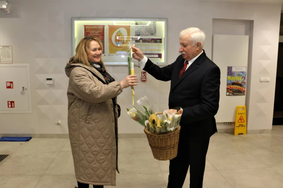 Twórczość Wodeckiego na Dzień Kobiet. Sala wypełniła się po brzegi - zdjęcie 12