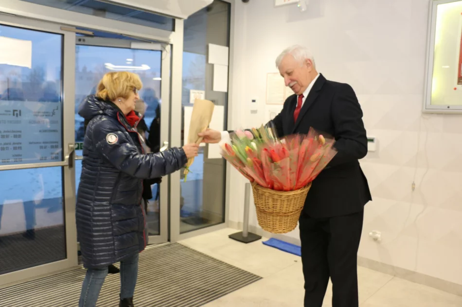 Twórczość Wodeckiego na Dzień Kobiet. Sala wypełniła się po brzegi - zdjęcie 13