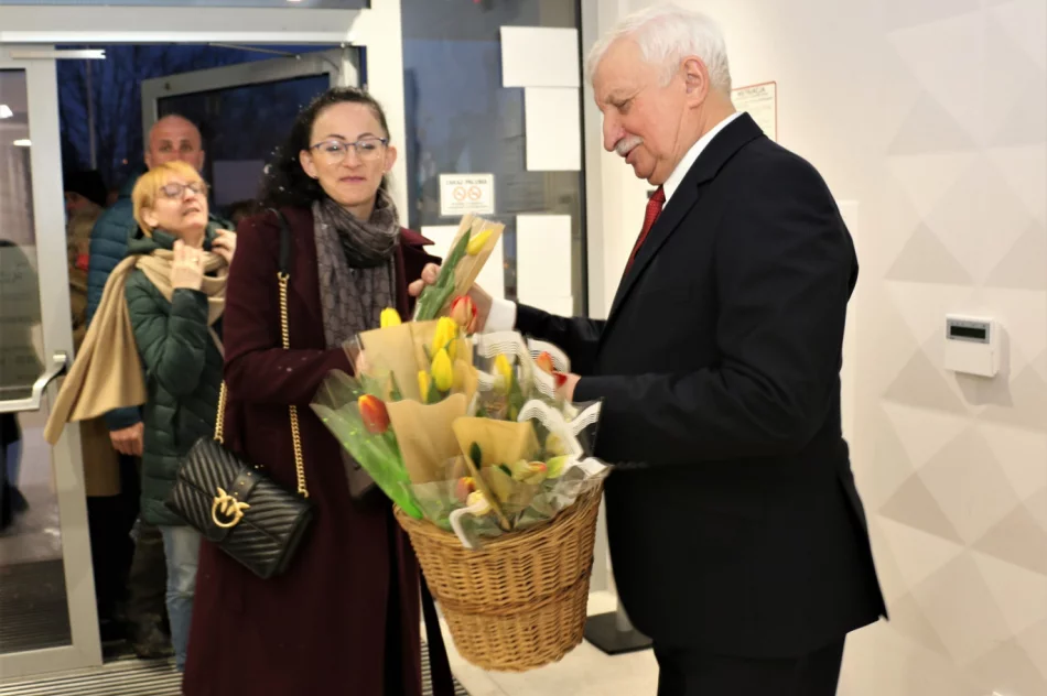 Twórczość Wodeckiego na Dzień Kobiet. Sala wypełniła się po brzegi - zdjęcie 17