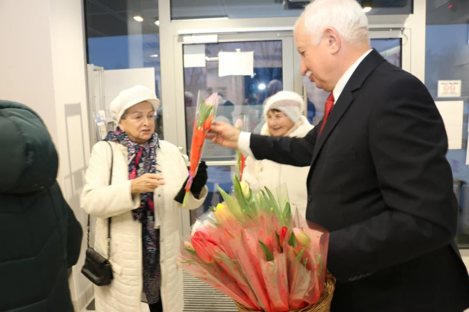 Twórczość Wodeckiego na Dzień Kobiet. Sala wypełniła się po brzegi - zdjęcie 20