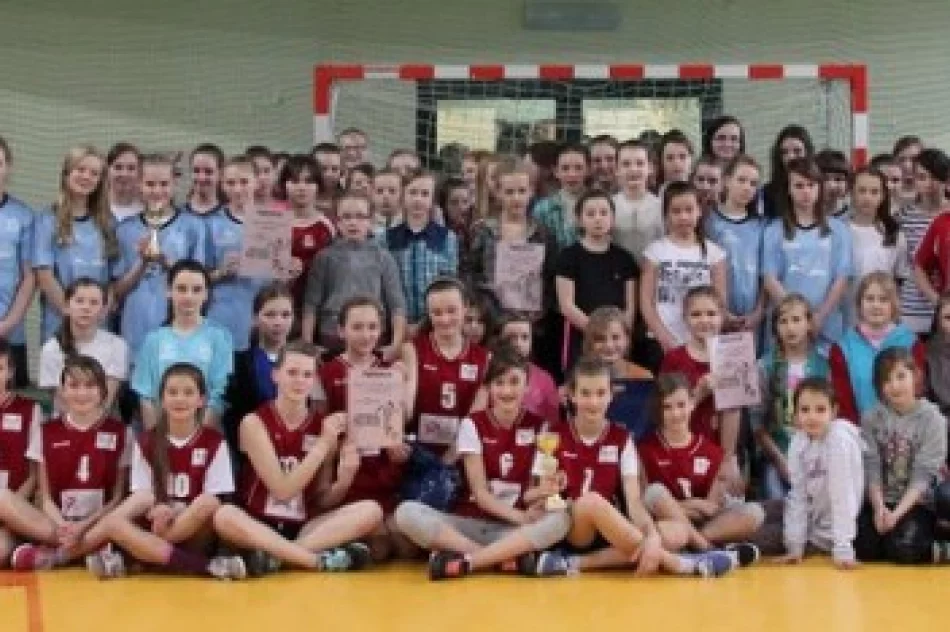 SP Siekierczyna I triumfuje w piłce ręcznej ! - zdjęcie 2