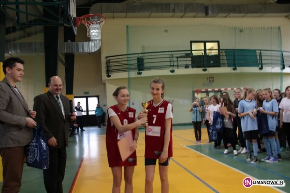 SP Siekierczyna I triumfuje w piłce ręcznej ! - zdjęcie 3