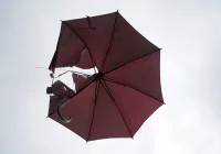 Alert RCB o silnym wietrze - podniesiono stopień zagrożenia - zdjęcie główne