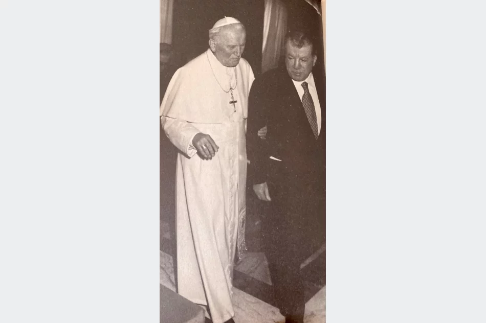 Brońmy Św. Jana Pawła II Papieża Naszego Rodaka oraz wartości Kościoła-felieton Janiny Firlej - zdjęcie 7