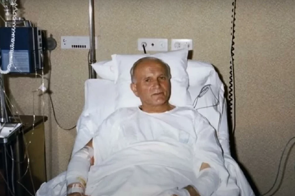 Brońmy Św. Jana Pawła II Papieża Naszego Rodaka oraz wartości Kościoła-felieton Janiny Firlej - zdjęcie 12