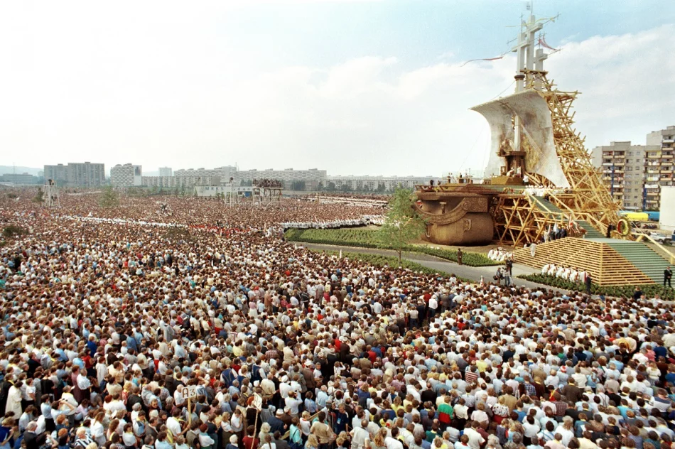 Brońmy Św. Jana Pawła II Papieża Naszego Rodaka oraz wartości Kościoła-felieton Janiny Firlej - zdjęcie 16