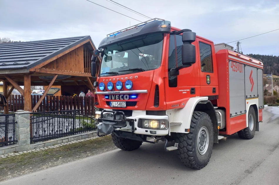 Zdołali ugasić pożar auta używając węża ogrodowego - zdjęcie 3