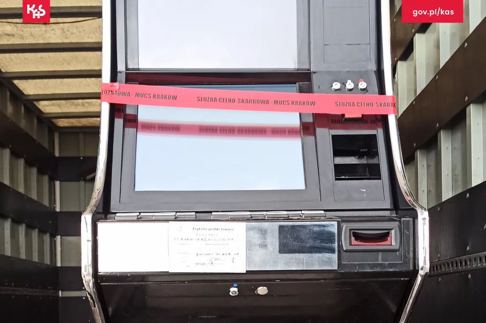 Przejęli transport nielegalnych automatów hazardowych - zdjęcie 2