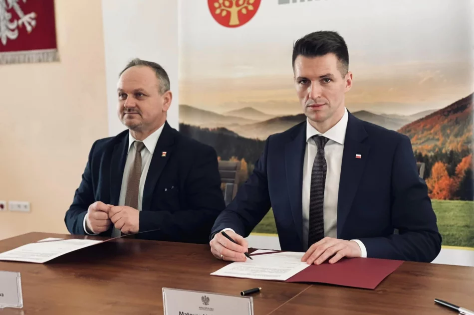 Podpisanie umowy na dofinansowanie drogi Stare Rybie - Zimna Woda - Podgórze - zdjęcie 3