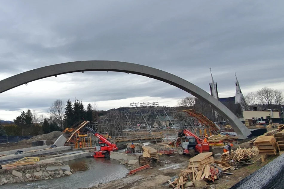 Pierwszy łuk gotowy. Miasto widzi szansę na skrócenie terminu - zdjęcie 6
