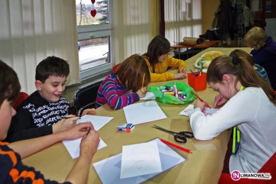 Witraże w świetlicy w Pisarzowej - zdjęcie 2