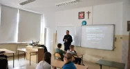 Policjanci w szkole o cyberprzemocy - zdjęcie 2