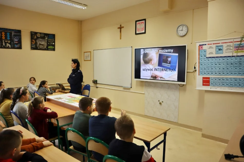 Policjanci w szkole o cyberprzemocy - zdjęcie 3