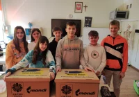 „Paczka dla Ukrainy”w Szkole Podstawowej w Nowym Rybiu - zdjęcie główne