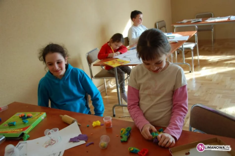 Radosne ferie w świetlicy w Starej Wsi - zdjęcie 4