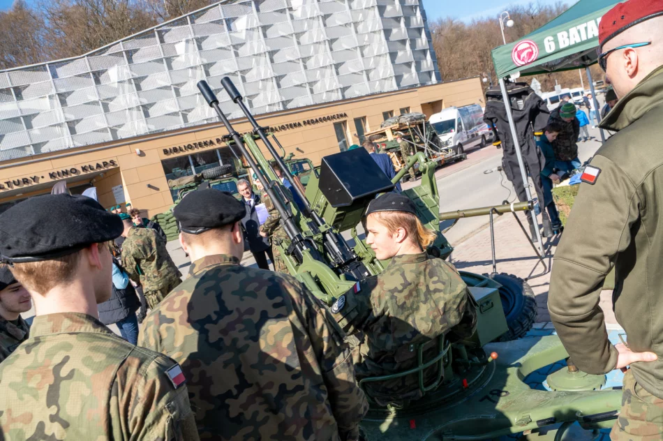 I Wojskowe Targi Służby i Pracy w Limanowej - 2023 - zdjęcie 15