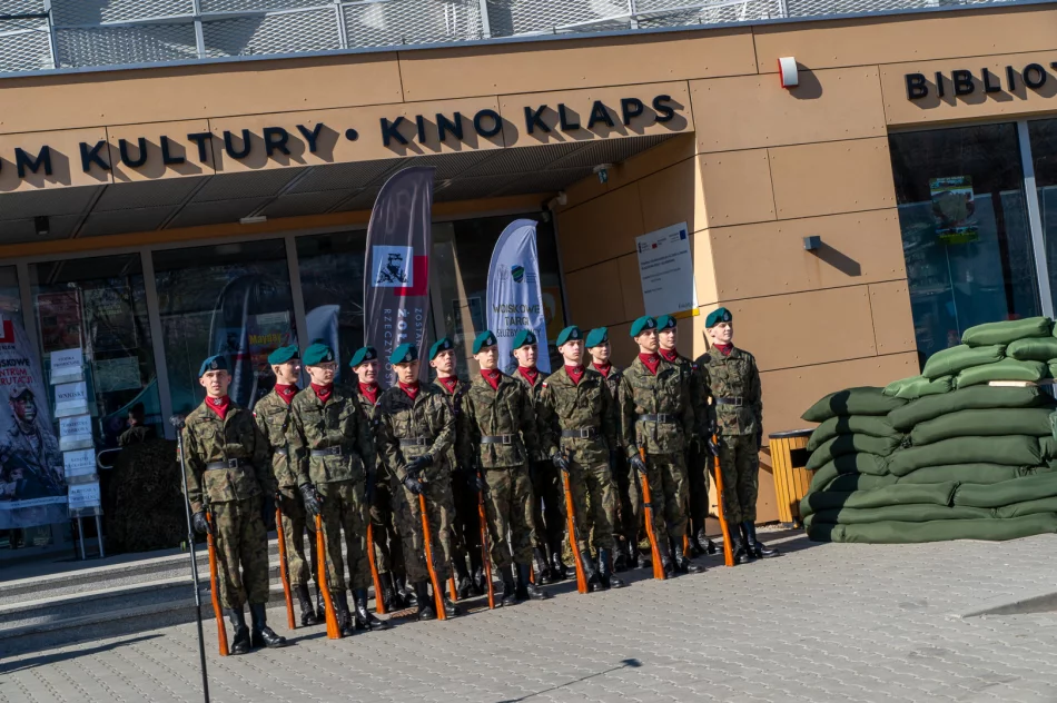 I Wojskowe Targi Służby i Pracy w Limanowej - 2023 - zdjęcie 17