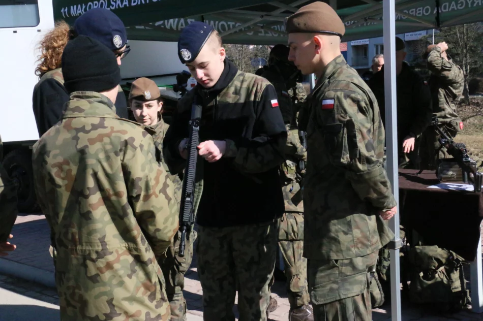 Pierwszy dzień Wojskowych Targów Służby i Pracy - zdjęcie 8