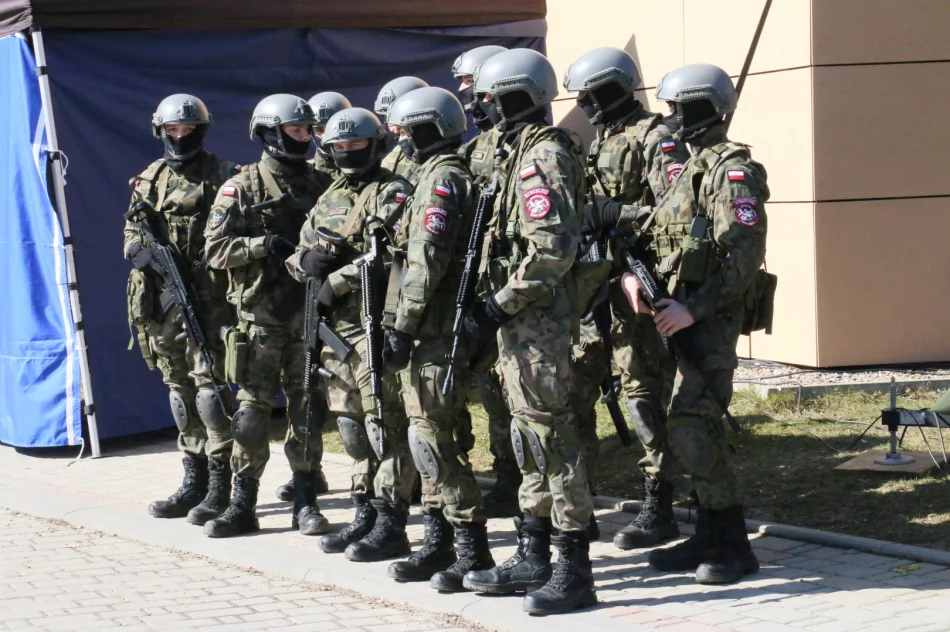 Pierwszy dzień Wojskowych Targów Służby i Pracy - zdjęcie 9