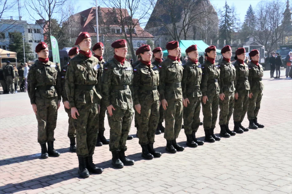 Pierwszy dzień Wojskowych Targów Służby i Pracy - zdjęcie 18