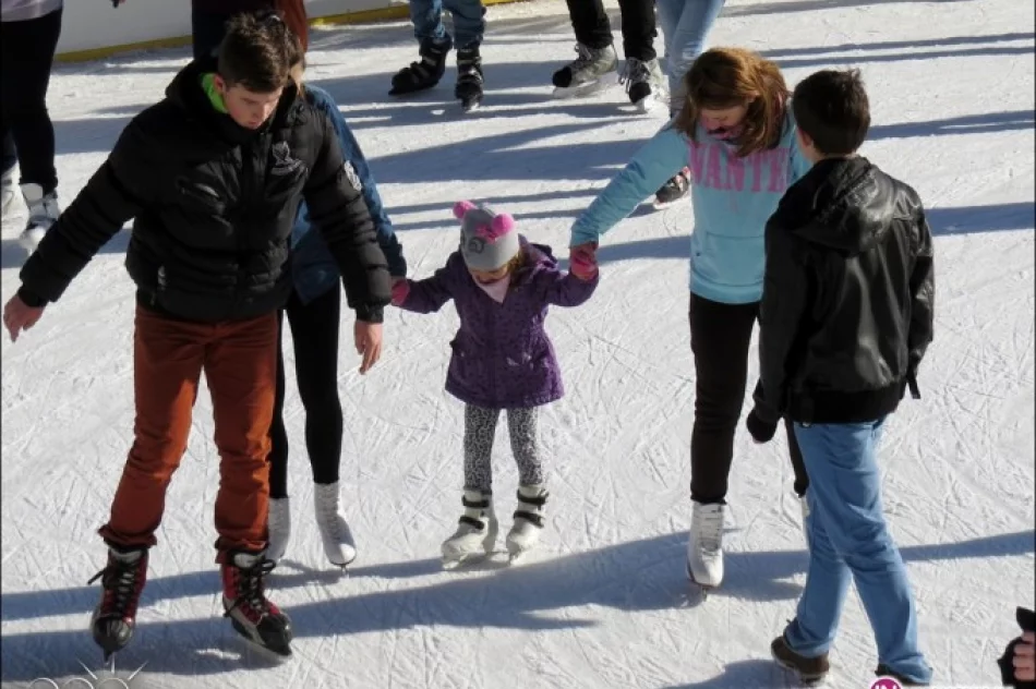 Miejskie Lodowisko „strzałem w dziesiątkę” i najlepszą atrakcją ferii zimowych - zdjęcie 3