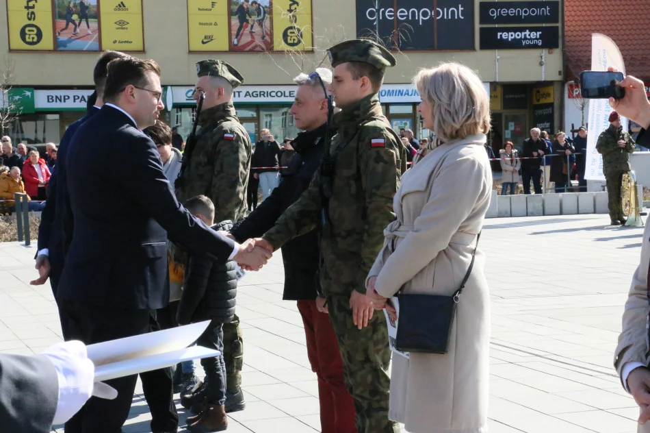 Drugi dzień Wojskowych Targów Służby i Pracy połączonych z przysięgą wojskową - zdjęcie 17