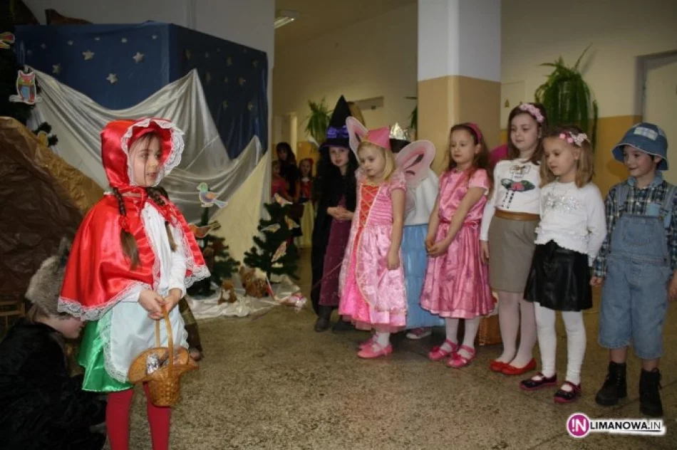 Dzień Babci w ZS nr 1 w Męcinie - zdjęcie 3