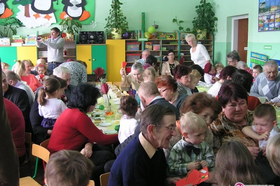 Dzień Babci i Dziadka w Miejskim Przedszkolu Nr 2 - zdjęcie 2