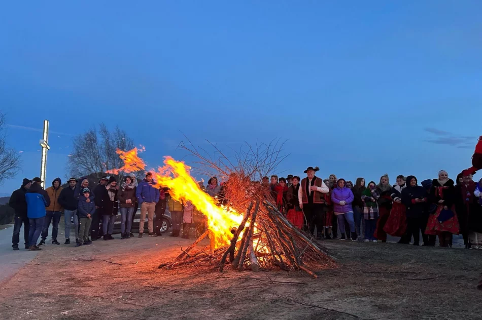 Protestowali na Cisowym Dziole przeciw "atakom na Jana Pawła II" - zdjęcie 15
