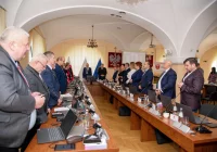 Przed sesją modlitwa w obronie „pana Jana Pawła II” - zdjęcie główne