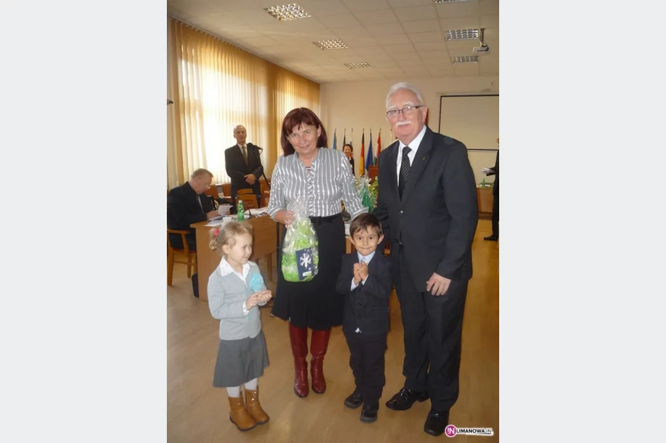 Dzieci z Przedszkola nr 2 z życzeniami w Urzędzie Miasta - zdjęcie 3