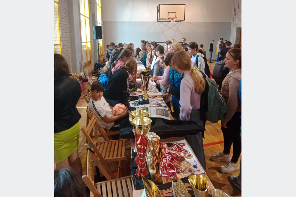 Pokaz Talentów w Szkole Podstawowej nr 2 - zdjęcie 4