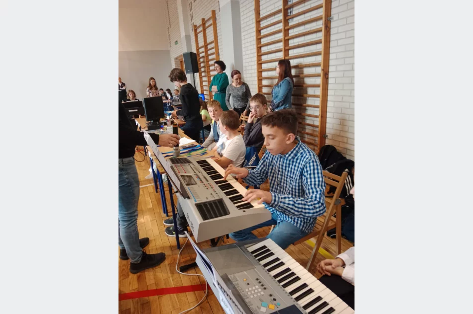 Pokaz Talentów w Szkole Podstawowej nr 2 - zdjęcie 7