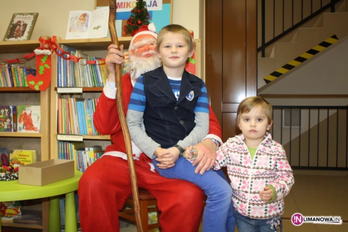Czytanie ze Św. Mikołajem w Bibliotece w Starej Wsi