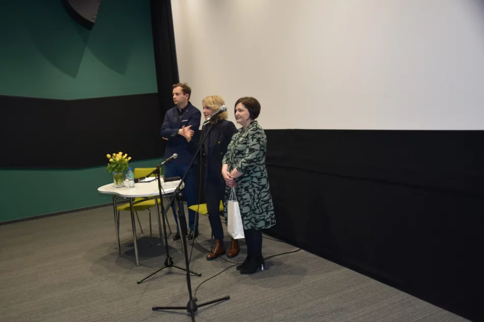 Aktorka Maria Pakulnis spotkała się z mieszkańcami - zdjęcie 6