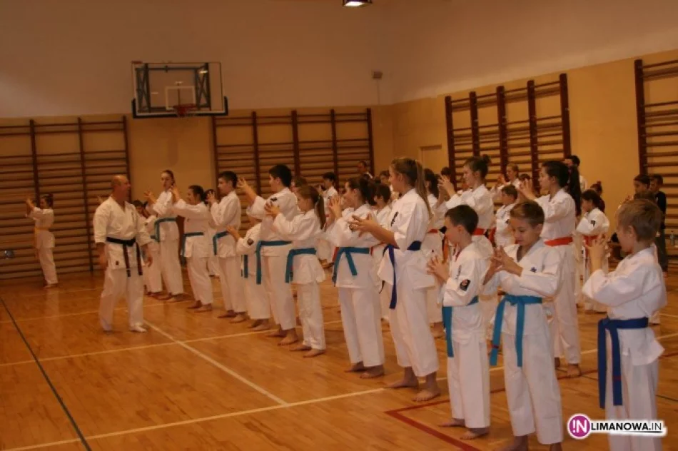 Egzaminacyjne zmagania młodych karateków i wizyta Św. Mikołaja w Ars Klub Kyokushinkai - zdjęcie 3