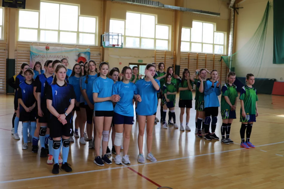 Dziewczyny z Rupniowa Mistrzyniami Gminy w piłce ręcznej młodzieży - zdjęcie 6