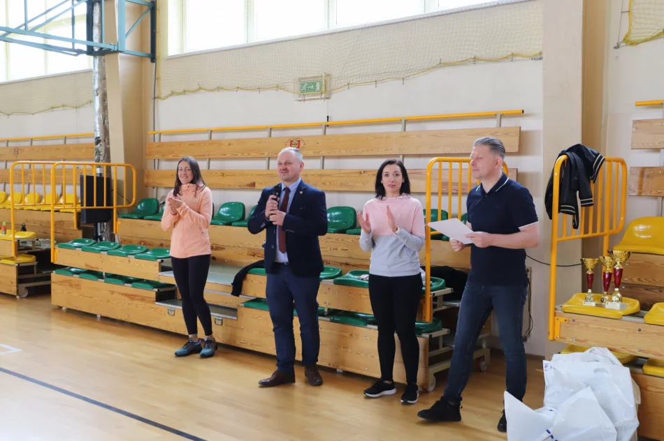 Dziewczyny z Rupniowa Mistrzyniami Gminy w piłce ręcznej młodzieży - zdjęcie 7