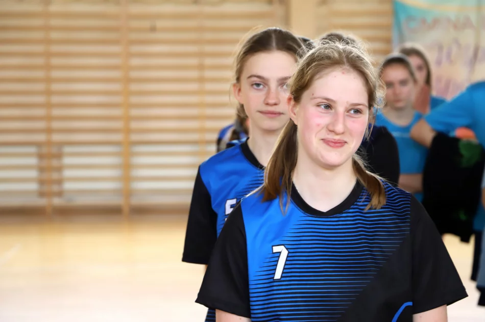 Dziewczyny z Rupniowa Mistrzyniami Gminy w piłce ręcznej młodzieży - zdjęcie 8