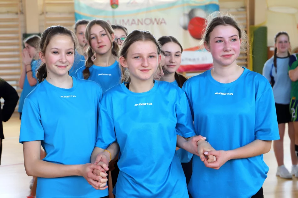 Dziewczyny z Rupniowa Mistrzyniami Gminy w piłce ręcznej młodzieży - zdjęcie 9